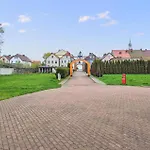 3 Bedroom Awesome In Prázdninový dům