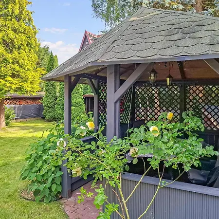 בית נופש 3 Bedroom Awesome In *